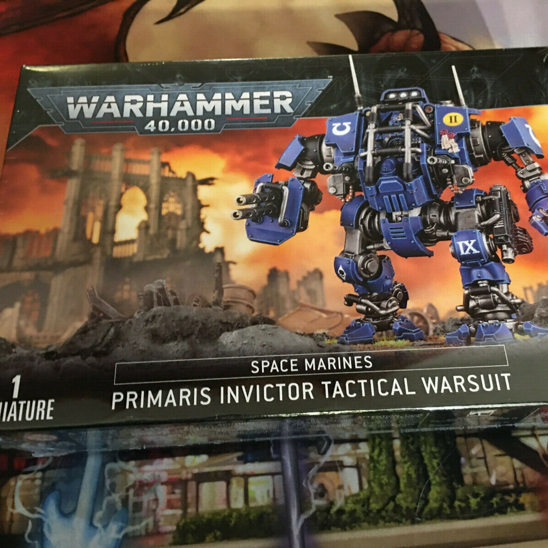 Warhammer 40k: Space Marines Invictor Tactical Warsuit A